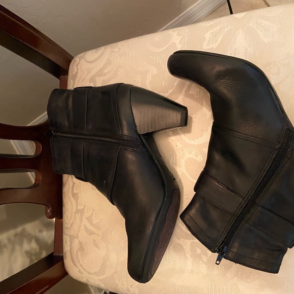 Born Crown Jailyn Black leather size 8 1/2 Bootie Boots - Picture 10 of 15